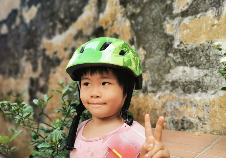 Balanced Wheel Sliding Riding Helmet